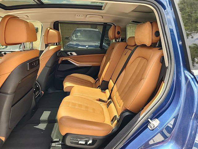 Photo of 2019 Phytonic Blue Metallic BMW X7
