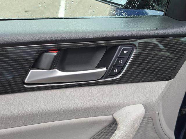 Photo of 2018 Lakeside Blue Hyundai SONATA
