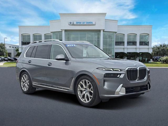 2023 BMW X7