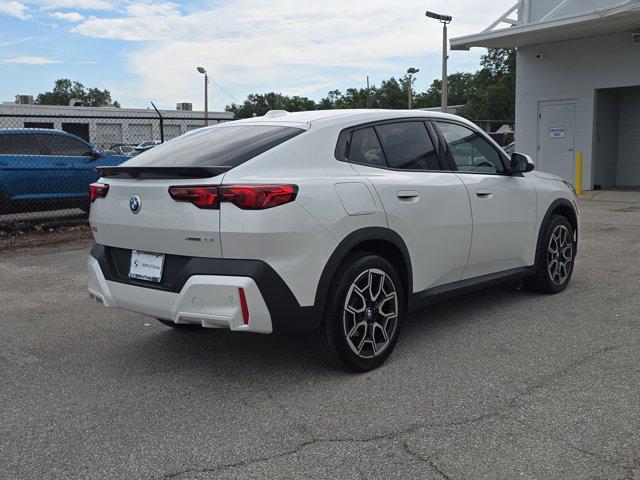 Photo of 2025 Mineral White Metallic BMW X2