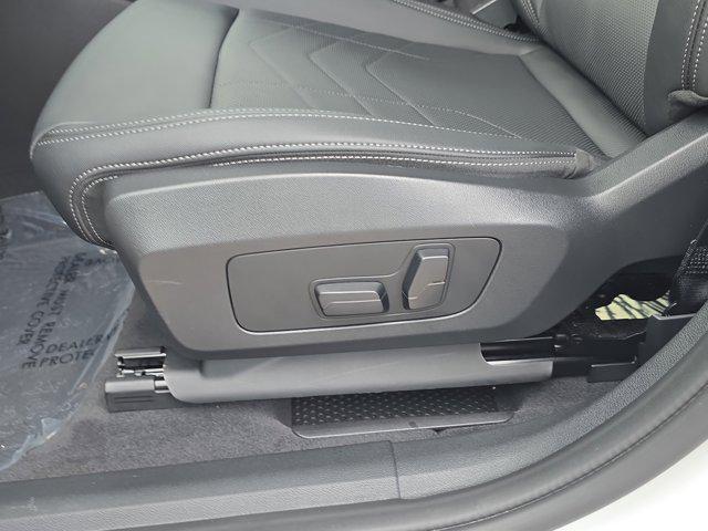 Photo of 2025 Mineral White Metallic BMW X2