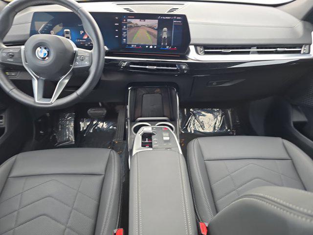 Photo of 2025 Mineral White Metallic BMW X2