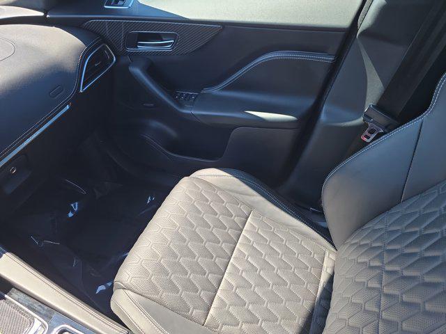 Photo of 2019 Indus Silver Metallic Jaguar F-PACE