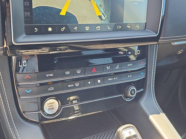 Photo of 2019 Indus Silver Metallic Jaguar F-PACE