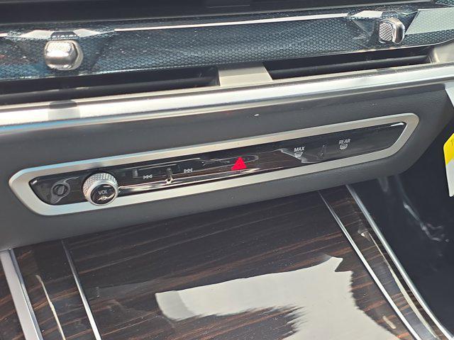 Photo of 2025 Gray BMW X7