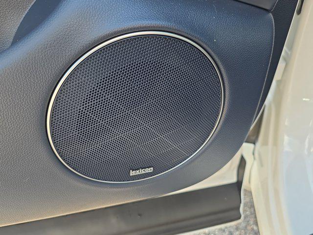 Photo of 2023 Alta White Genesis GV70