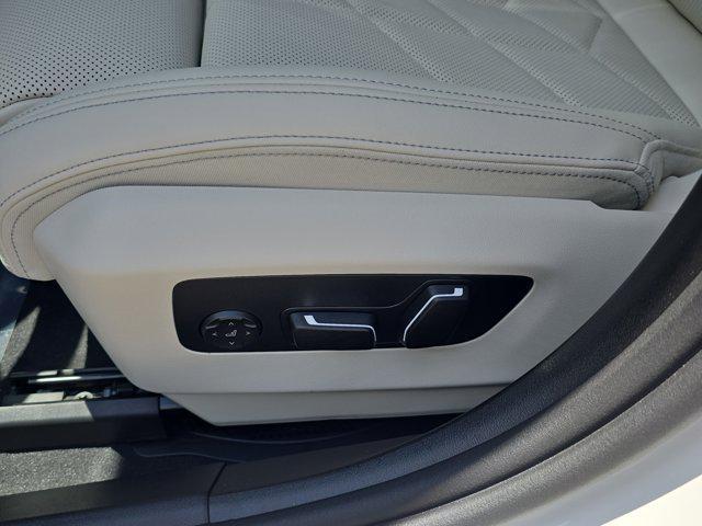 Photo of 2026 Alpine White BMW 530