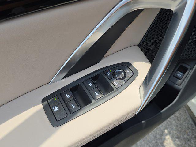 Photo of 2025 Alpine White BMW X1