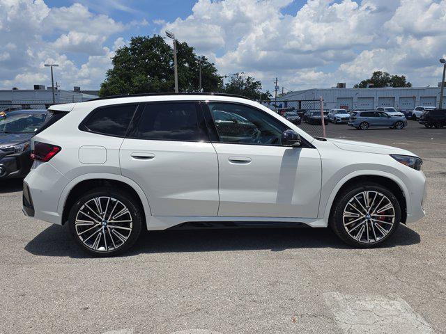 Photo of 2025 Alpine White BMW X1