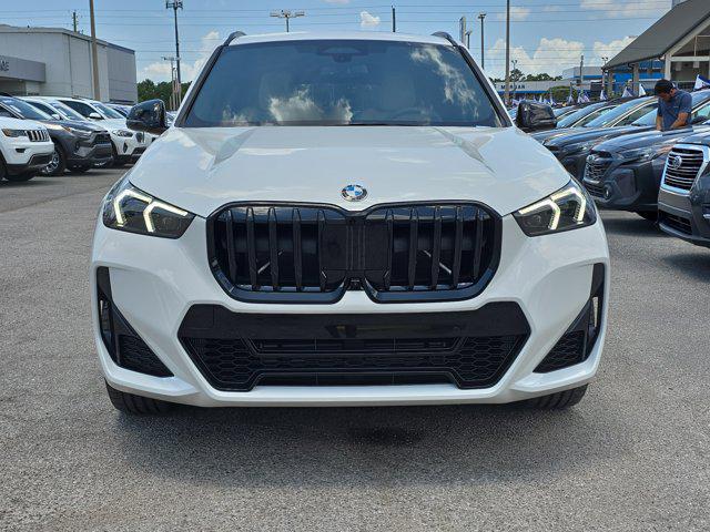 Photo of 2025 Alpine White BMW X1