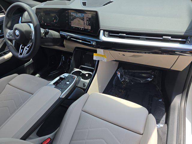 Photo of 2025 Alpine White BMW X1
