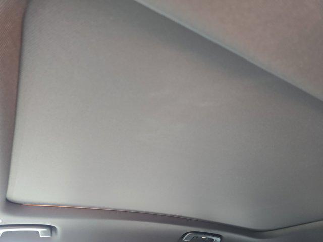 Photo of 2025 Alpine White BMW X1