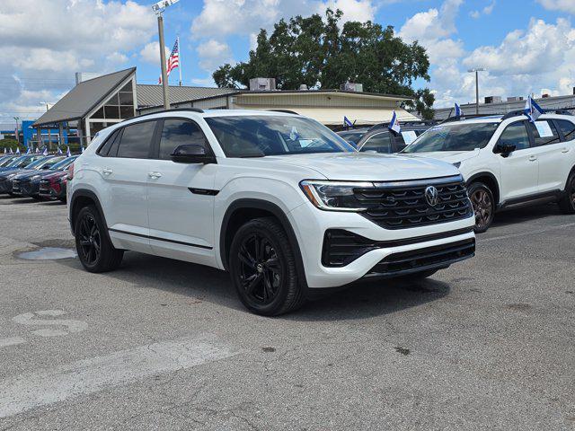 Photo of 2025 Opal White Pearl Volkswagen Atlas Cross Sport