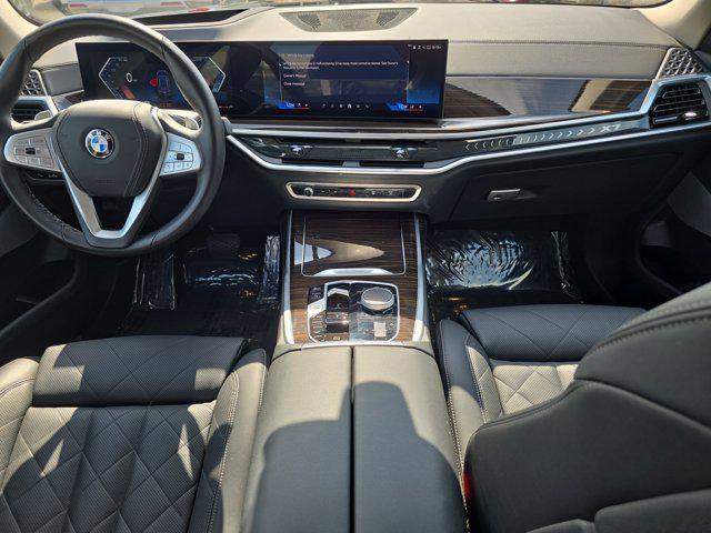 Photo of 2024 Black Sapphire Metallic BMW X7