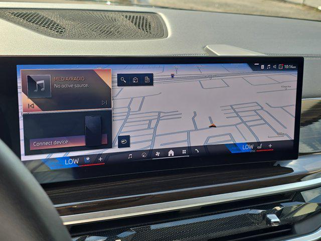 Photo of 2024 Black Sapphire Metallic BMW X7