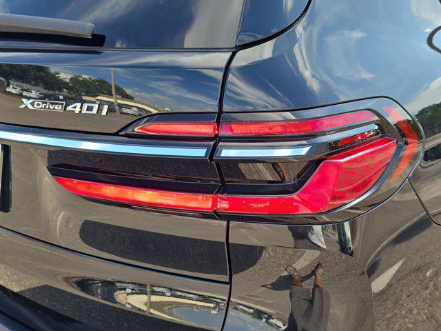 Photo of 2024 Black Sapphire Metallic BMW X7