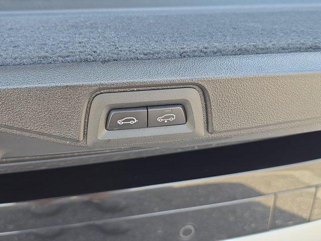 Photo of 2024 Black Sapphire Metallic BMW X7