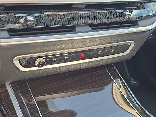 Photo of 2024 Black Sapphire Metallic BMW X7