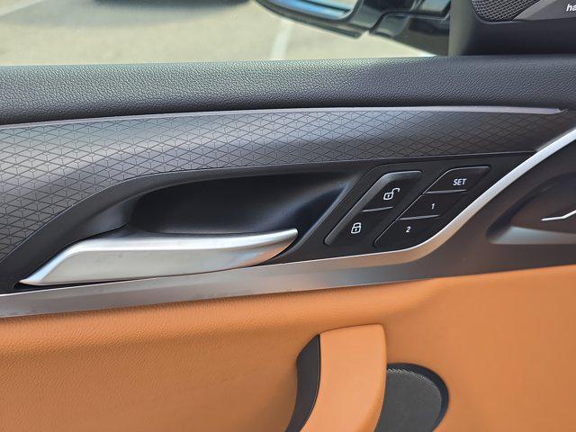 Photo of 2025 Alpine White BMW X4