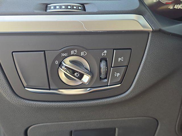 Photo of 2025 Alpine White BMW X4