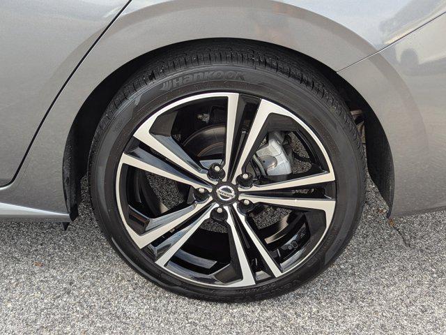 Photo of 2021 Gun Metallic/Super Black Nissan Sentra