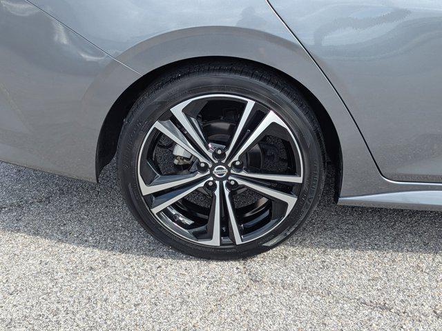 Photo of 2021 Gun Metallic/Super Black Nissan Sentra