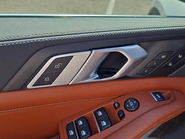 Photo of 2022 Mineral White Metallic BMW X5