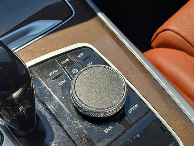 Photo of 2022 Mineral White Metallic BMW X5