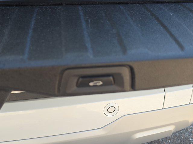 Photo of 2022 Mineral White Metallic BMW X5