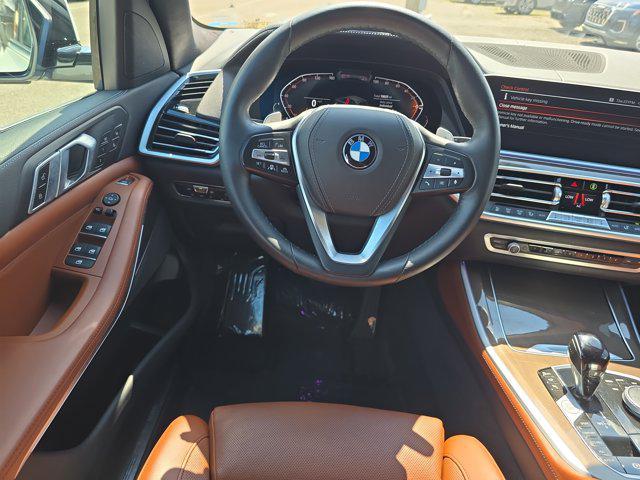 Photo of 2022 Mineral White Metallic BMW X5