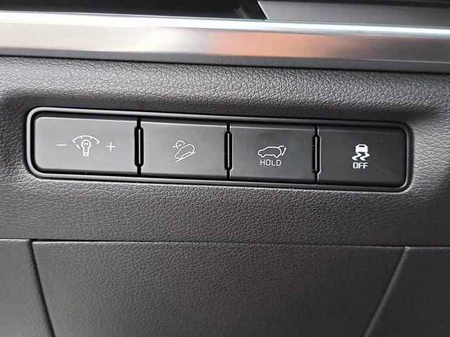 Photo of 2025 Glacial White Pearl Kia Telluride