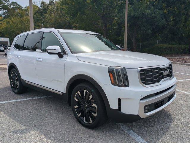 Photo of 2025 Glacial White Pearl Kia Telluride
