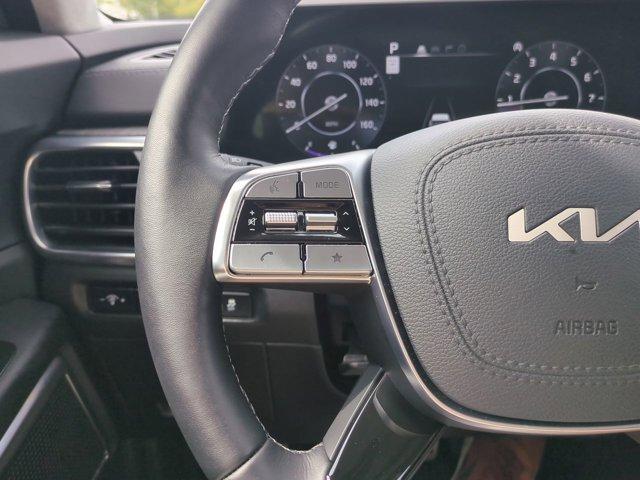Photo of 2025 Glacial White Pearl Kia Telluride