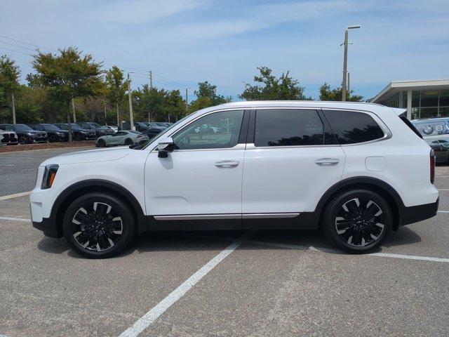 Photo of 2025 Glacial White Pearl Kia Telluride