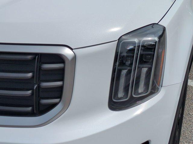Photo of 2025 Glacial White Pearl Kia Telluride