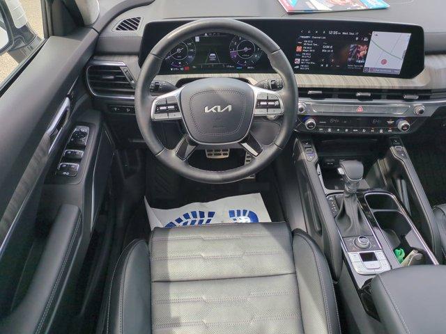 Photo of 2025 Glacial White Pearl Kia Telluride
