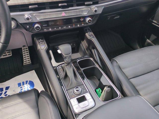 Photo of 2025 Glacial White Pearl Kia Telluride