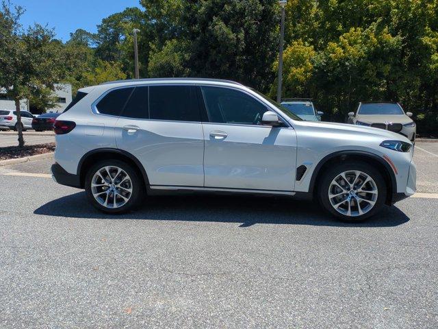 Photo of 2026 Mineral White Metallic BMW X5