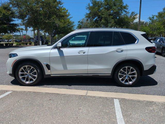 Photo of 2026 Mineral White Metallic BMW X5