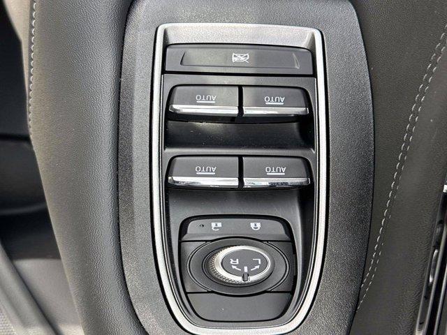 Photo of 2025 Crystal White Pearl Subaru Legacy