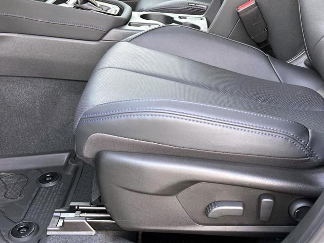 Photo of 2025 Crystal White Pearl Subaru Forester