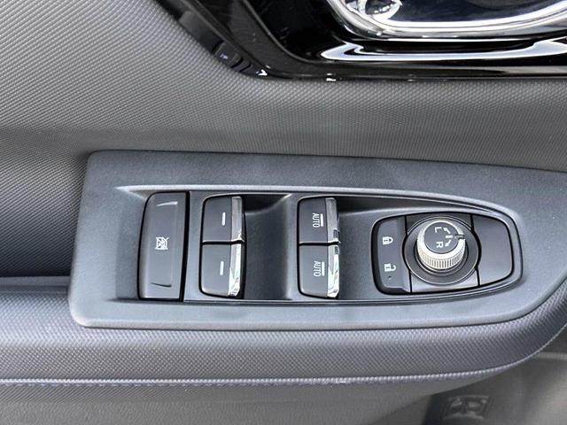 Photo of 2025 Crystal White Pearl Subaru Forester