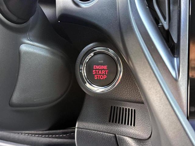 Photo of 2025 Crystal White Pearl Subaru Forester