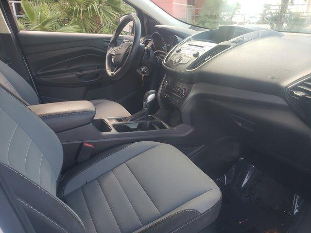 Photo of 2017 White Ford Escape