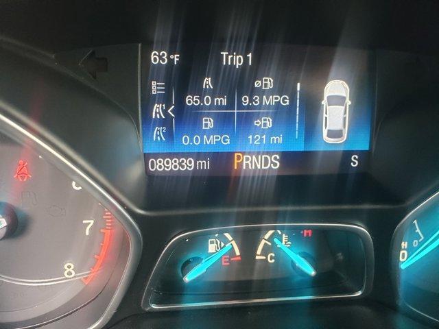 Photo of 2017 White Ford Escape