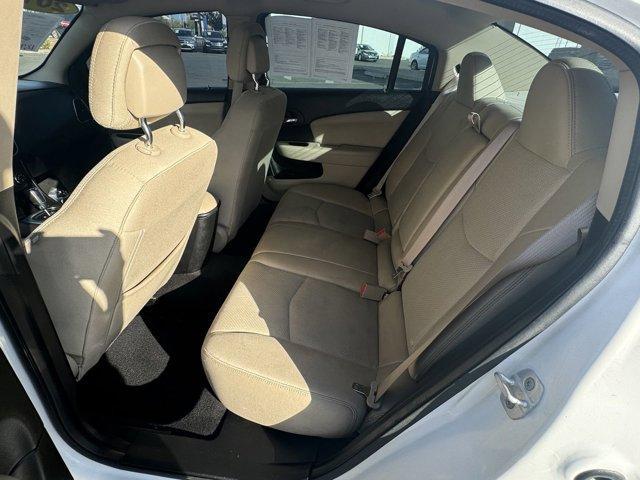 Photo of 2014 Bright White Clearcoat Chrysler 200