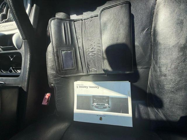 Photo of 2005 Crystal Silver Metallic Porsche Cayenne