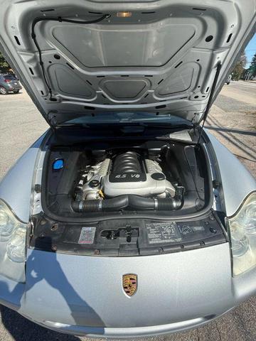Photo of 2005 Crystal Silver Metallic Porsche Cayenne