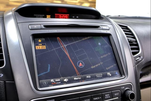 Photo of 2014 Satin Metal Kia Sorento