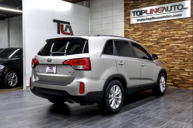 Photo of 2014 Satin Metal Kia Sorento